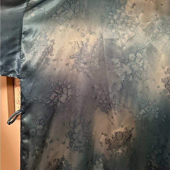 Victoria's Secret Blue Floral Robe - Picture 9 of 10